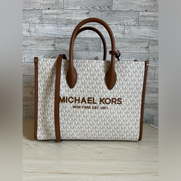 Michael Kors Medium Vanilla Mirella Tote - Picture 4 of 11